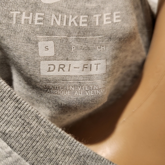 GREY & BLACK Nike Dri-fit t-shirt - Picture 3 of 3